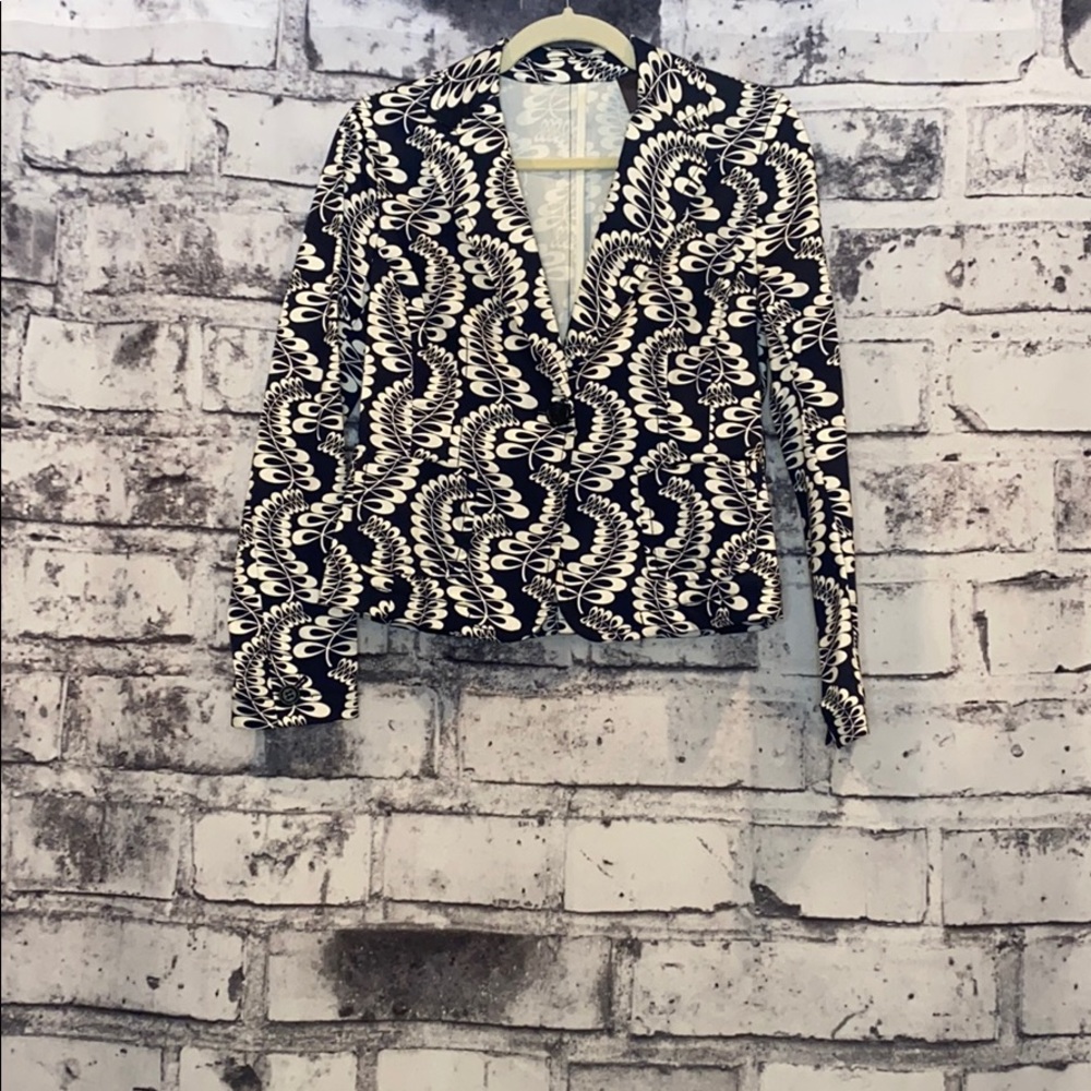 Navy And White Patterned Jacket - image 1